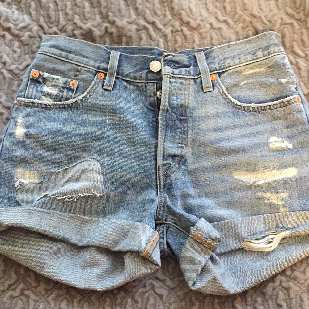 Perfect condition Levi shorts
